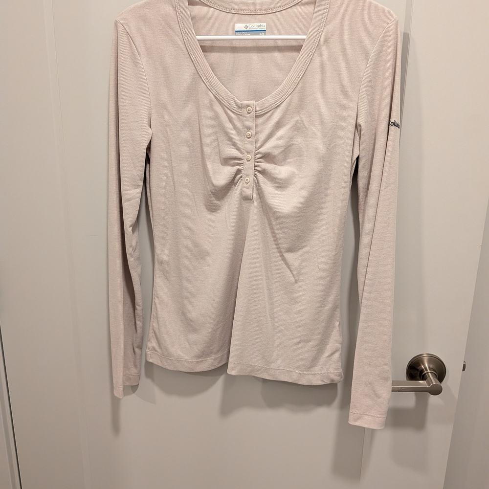 Columbia Women's Cream Long Sleeve Top